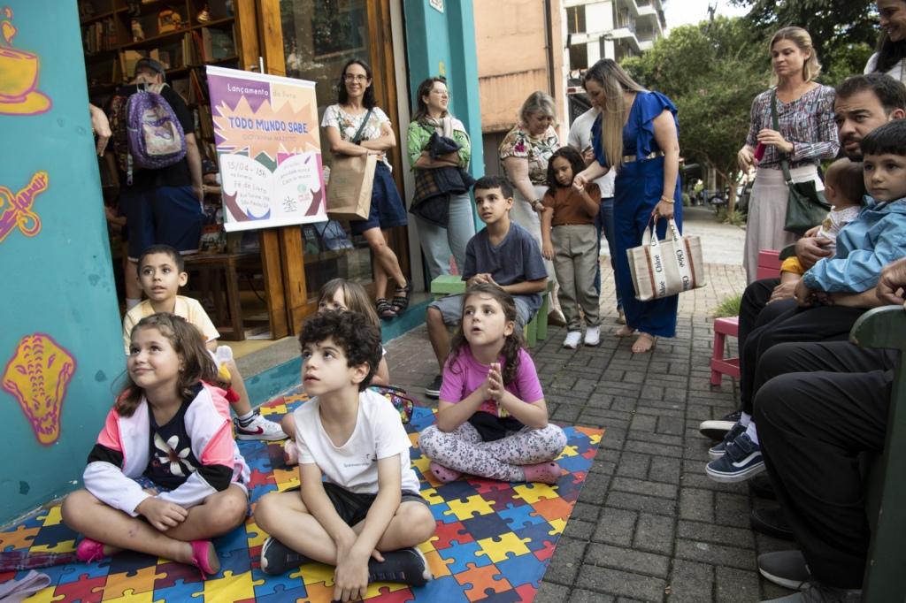 Lançamento do livro Todo mundo sabe